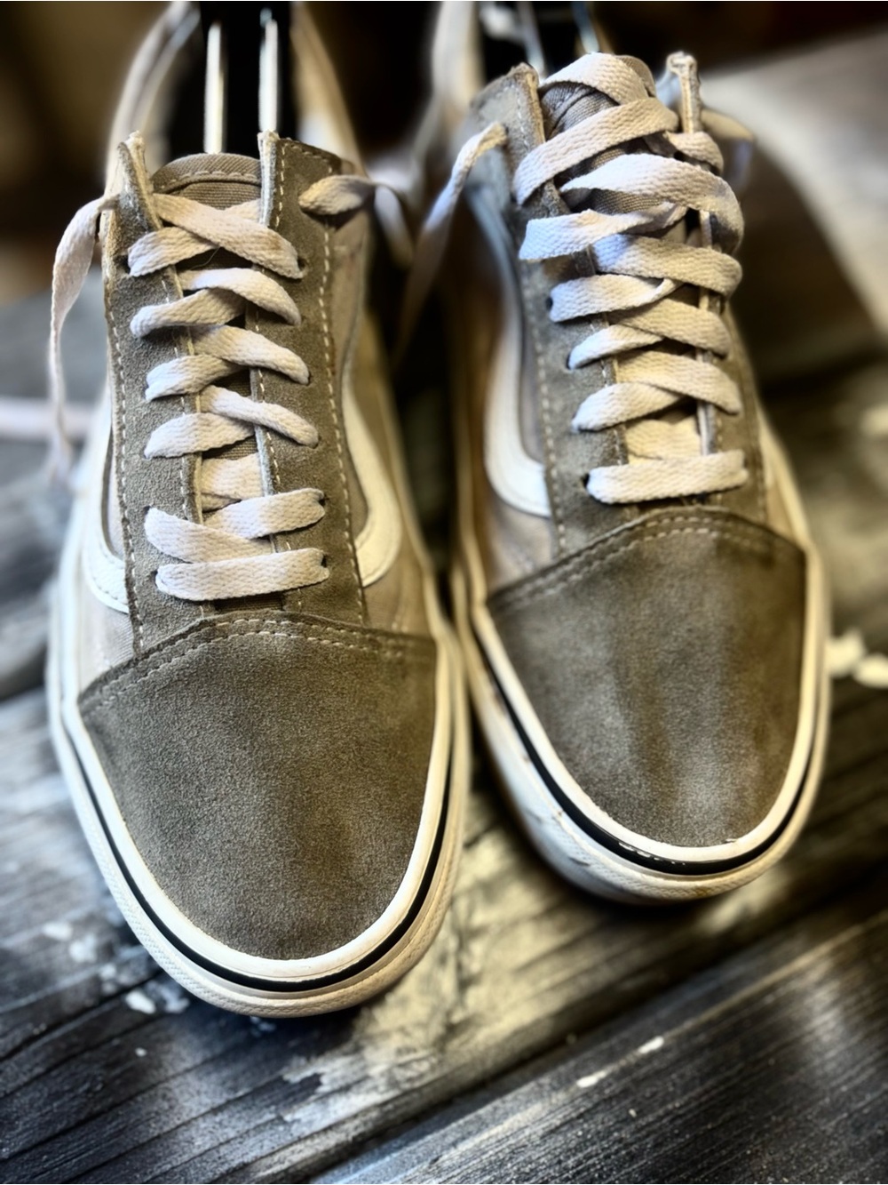 Gray Vans Old Skool sneakers with white side stripe, size US 7skateboarding #